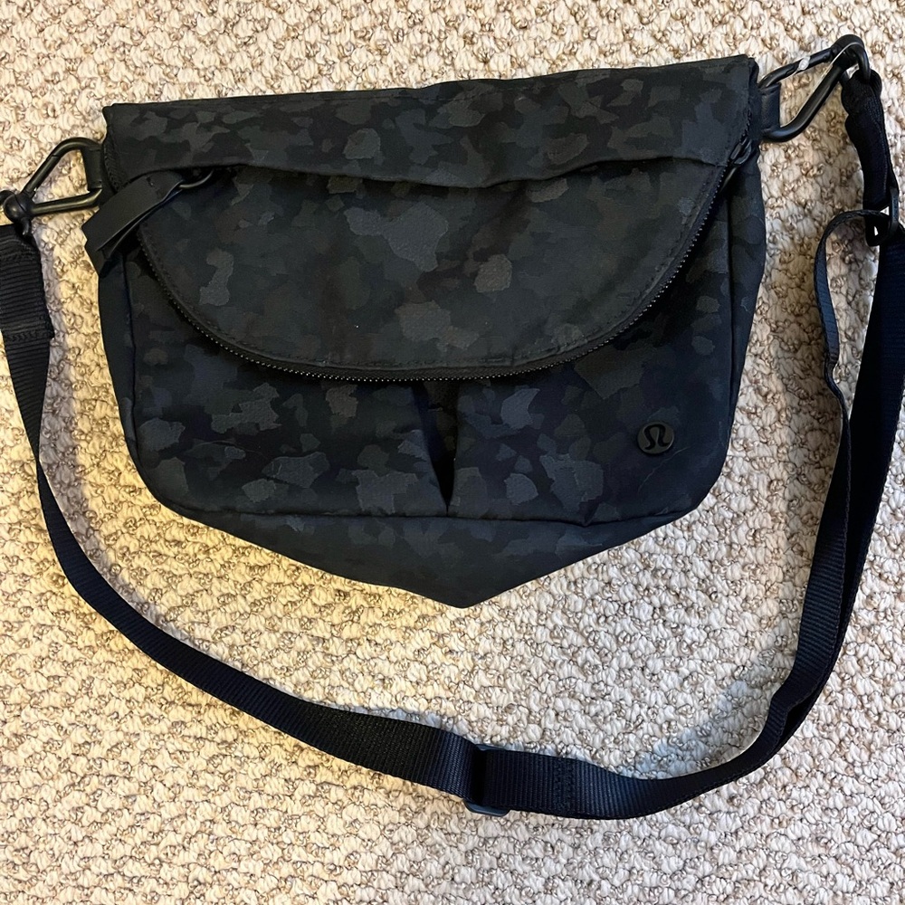 lululemon athletica Black Camo Crossbody Bag